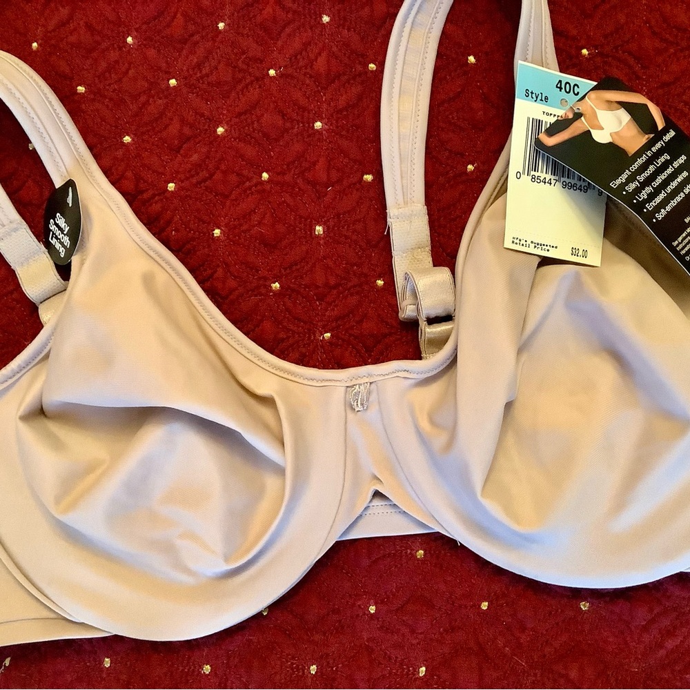 NEW Bali Comfort, smooth lining, 40C bra. Cushioned straps, encased underwires